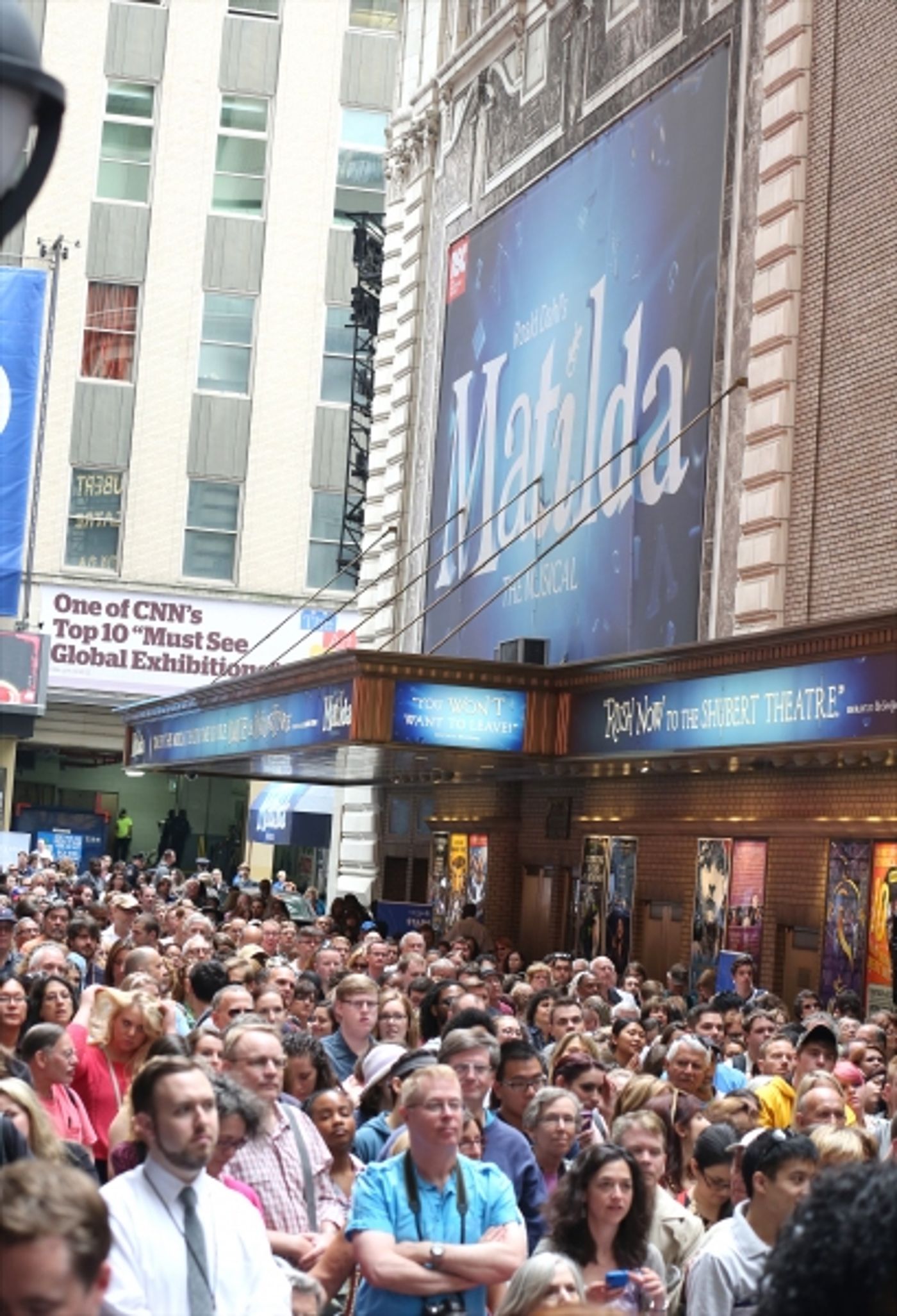 Photo Coverage: Broadway Unites! Casts of BEAUTIFUL, ROCKY, CABARET & More Perform at STARS IN THE ALLEY  Image