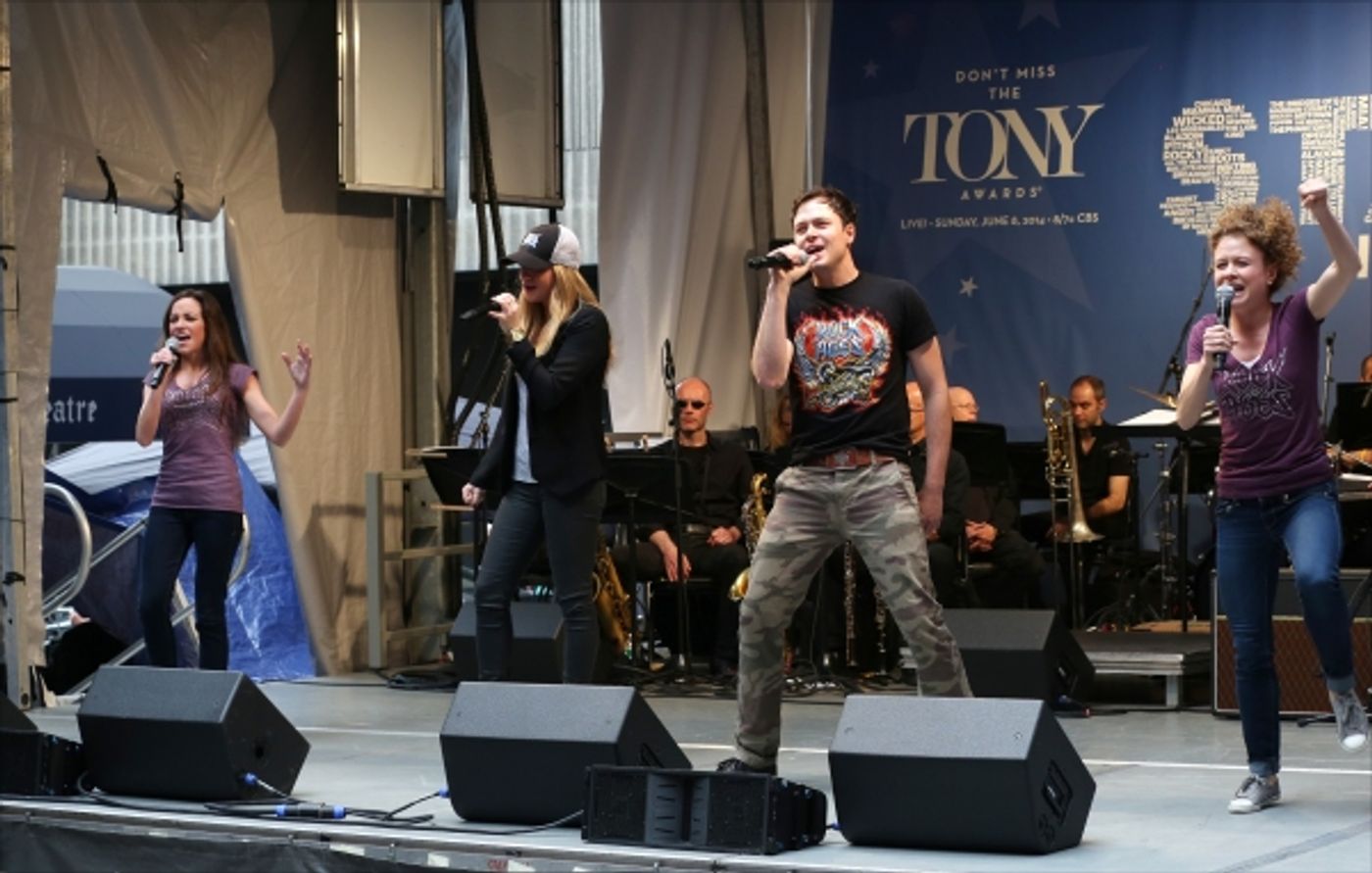 Photo Coverage: Broadway Unites! Casts of BEAUTIFUL, ROCKY, CABARET & More Perform at STARS IN THE ALLEY  Image