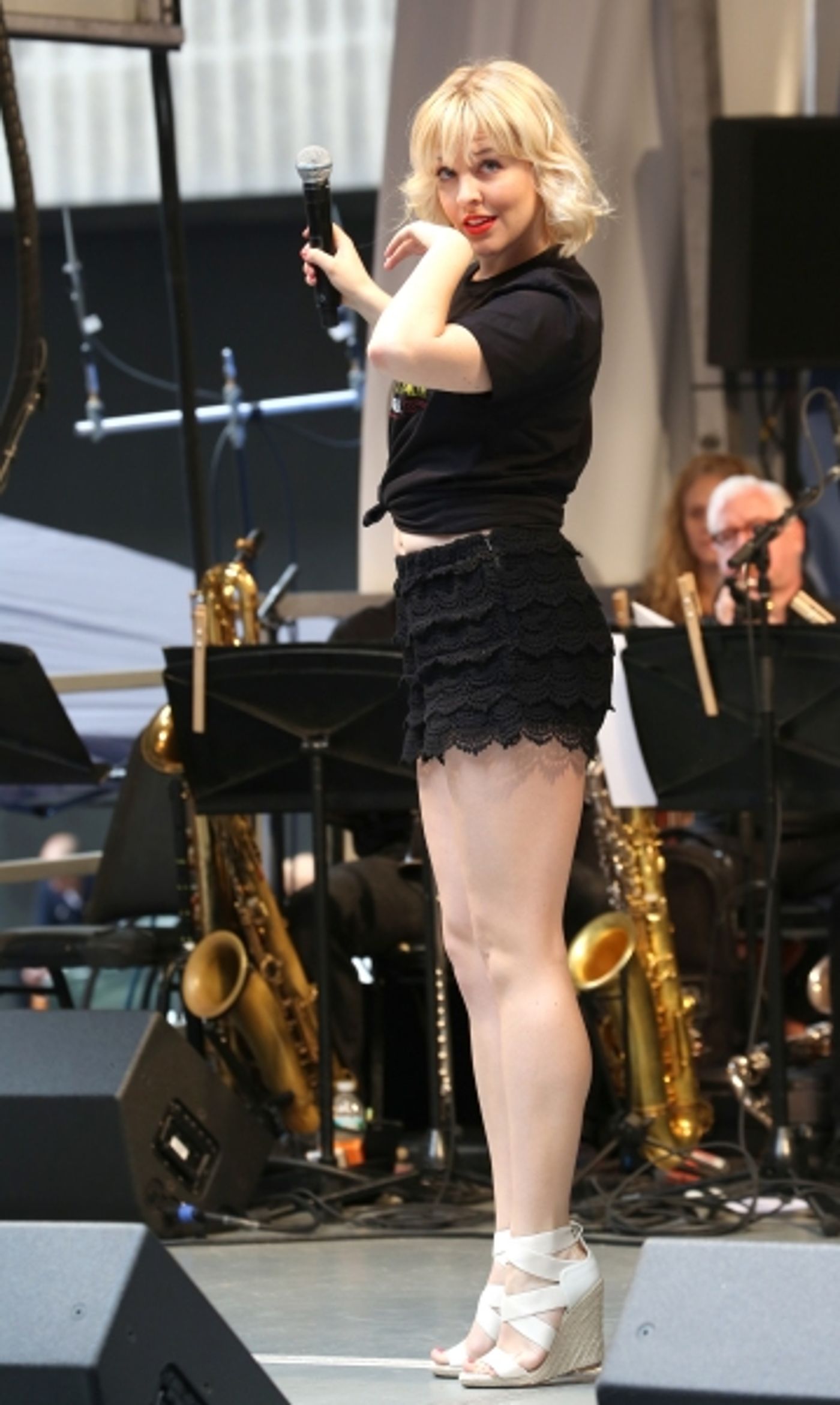 Photo Coverage: Broadway Unites! Casts of BEAUTIFUL, ROCKY, CABARET & More Perform at STARS IN THE ALLEY  Image