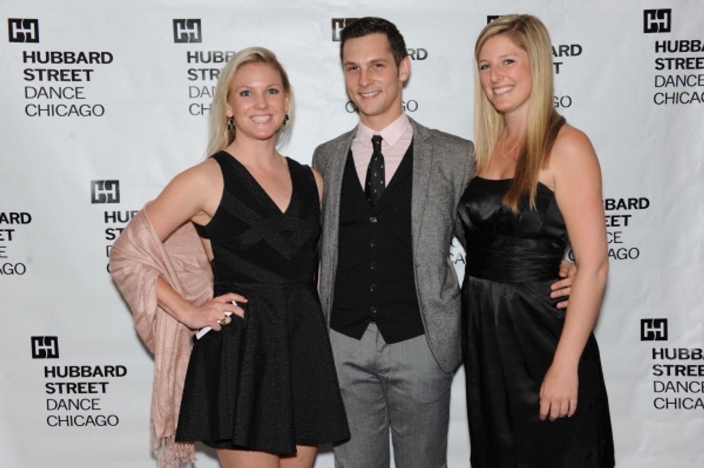 Photo Flash: Hubbard Street Dance Chicago Honors Mikhail Baryshnikov at Season 36 Spotlight Ball  Image