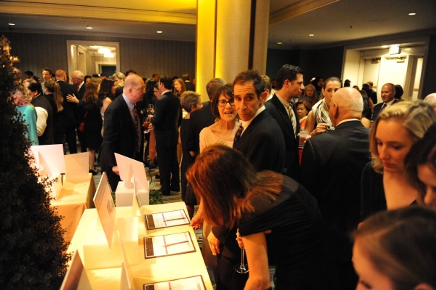 Photo Flash: Hubbard Street Dance Chicago Honors Mikhail Baryshnikov at Season 36 Spotlight Ball  Image