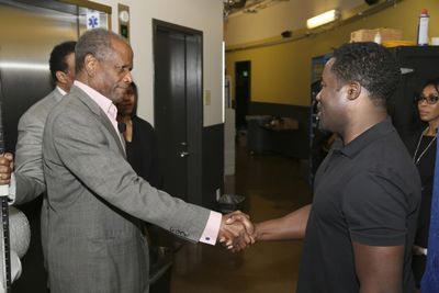 Sidney Poitier congratulates Daniel Beaty Photo