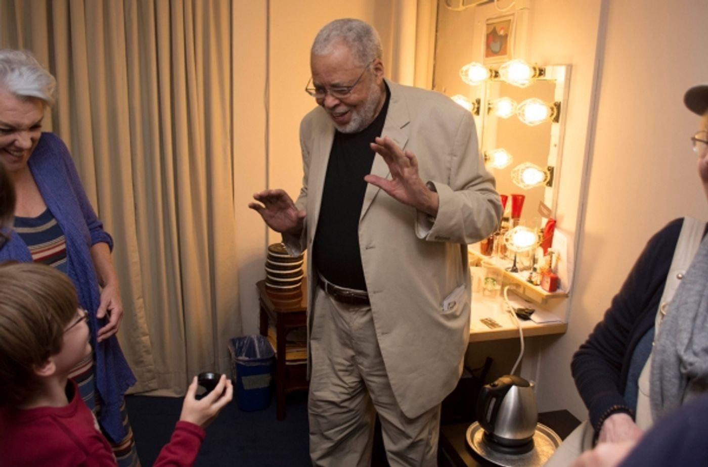 Photo Flash: James Earl Jones & Jane Seymour Visit Broadway's MOTHERS AND SONS  Image