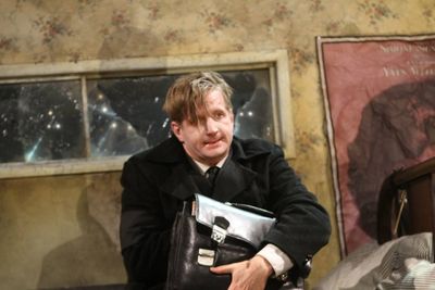 Paul Sparks Photo