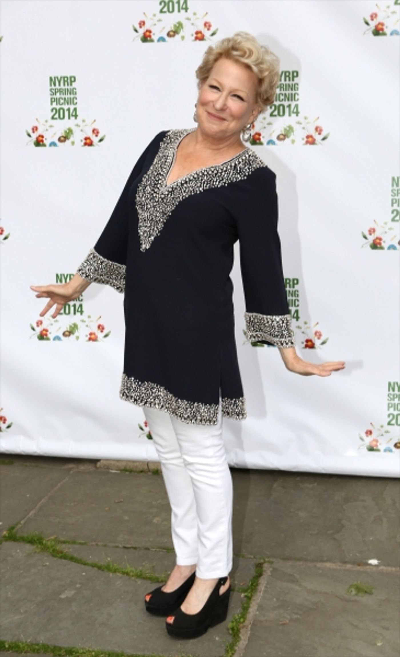 Photo Coverage: Bette Midler Hosts New York Restoration Project's 13th Annual Spring Picnic!  Image