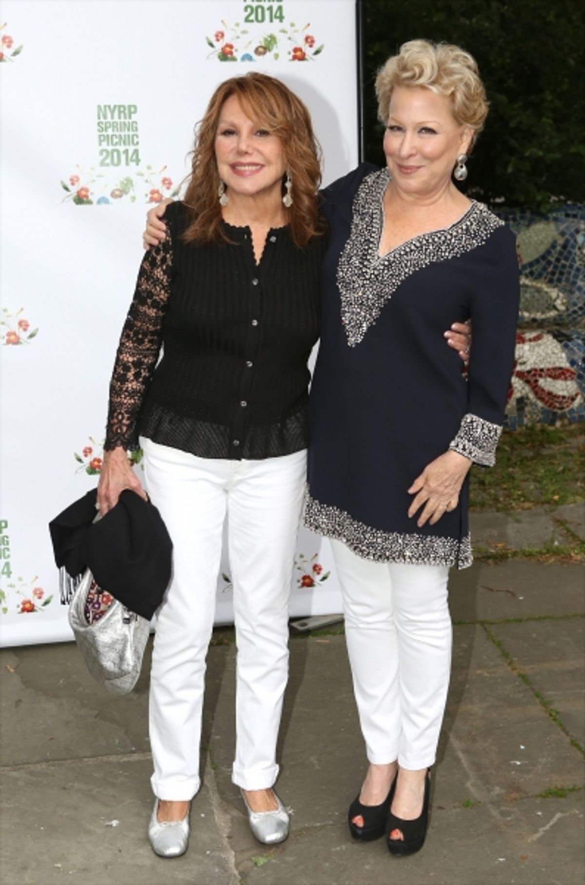 Marlo Thomas and Bette Midler  at 