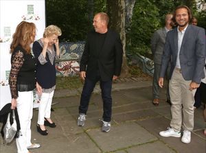 Marlo Thomas, Bette Midler, Michael Kors and Lance LePere  Photo