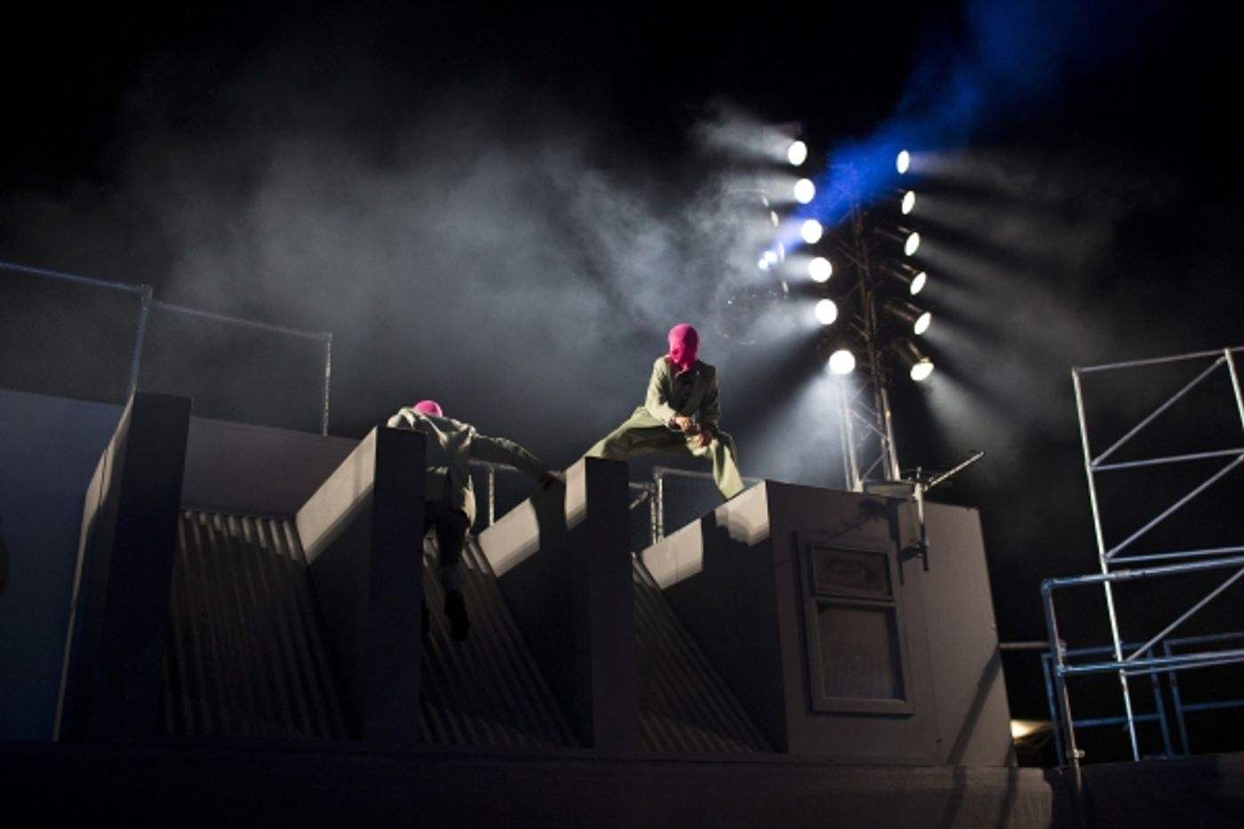 Photo Flash: New Shots from 360 Degree-Performance THE ROOF at Doon Street Car Park  Image