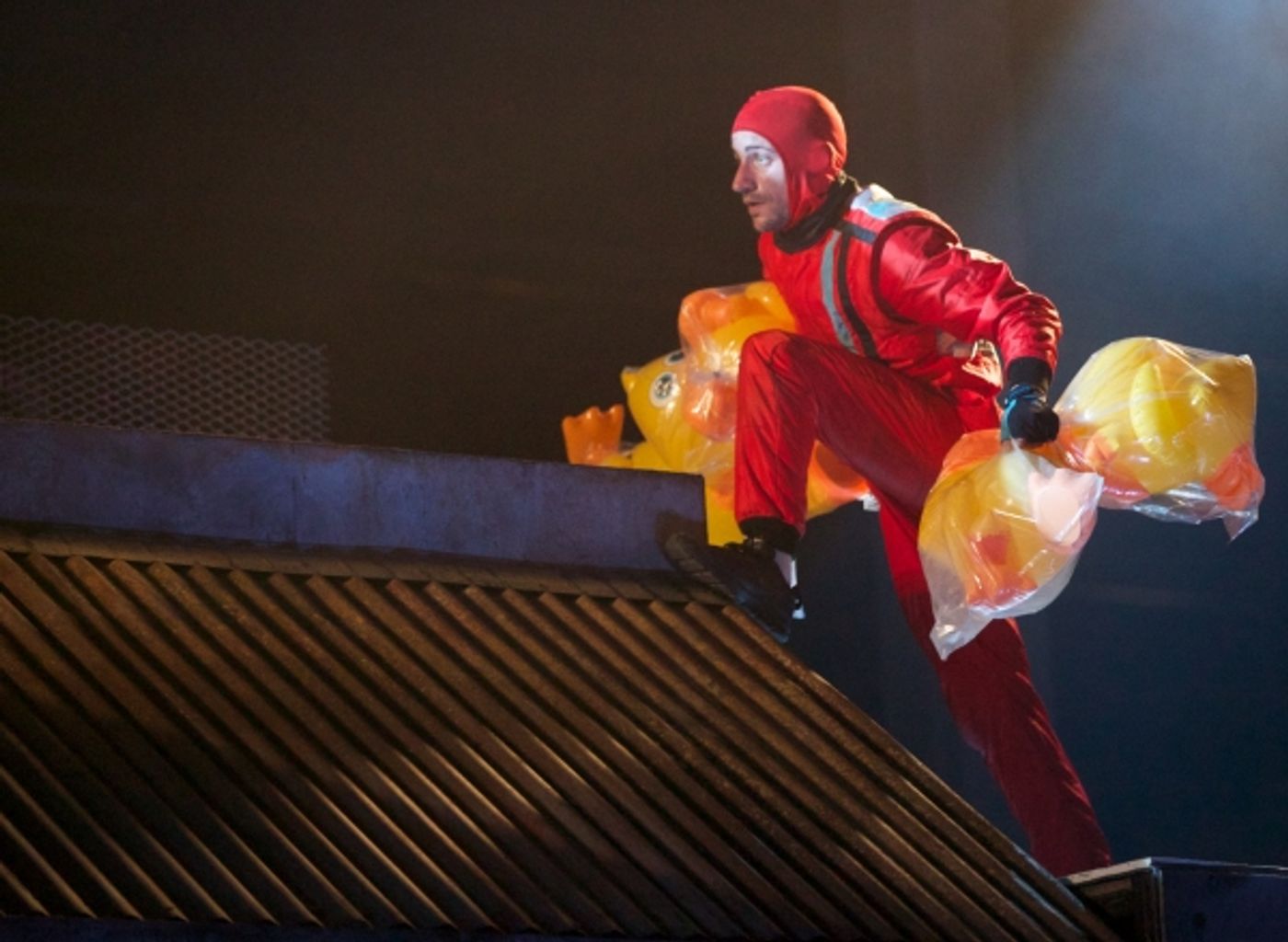 Photo Flash: New Shots from 360 Degree-Performance THE ROOF at Doon Street Car Park  Image