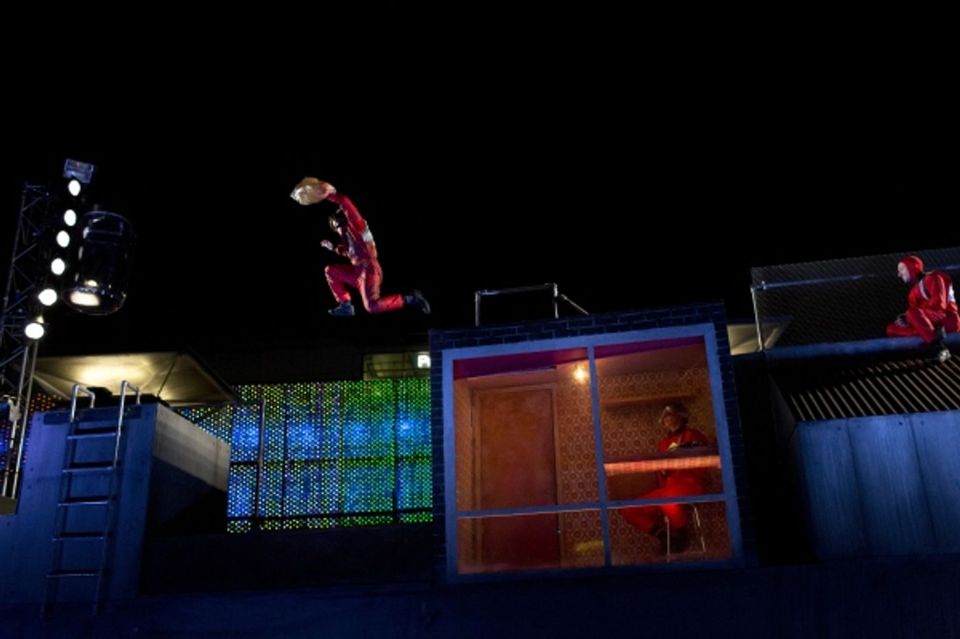 Photo Flash: New Shots from 360 Degree-Performance THE ROOF at Doon Street Car Park  Image