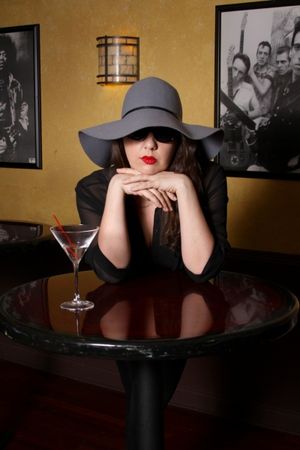 Amanda Sykes as Olivia Photo