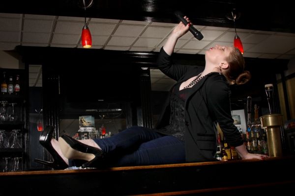 Colleen Harris as Sir Toby Blech Photo