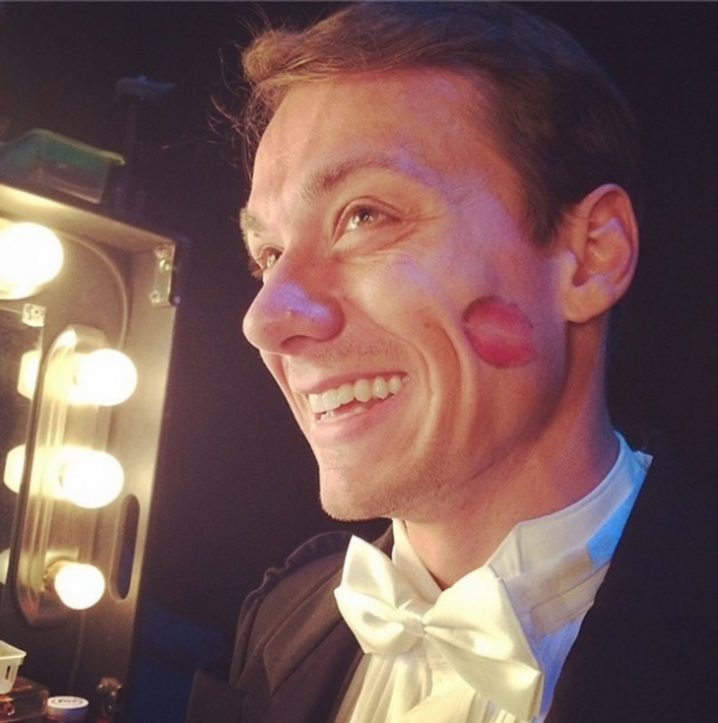 Photo Flash: Saturday Intermission Pics, 5/31- LES MISERABLES Gets Crafty, BULLETS Takes a Field Trip, and More!  Image