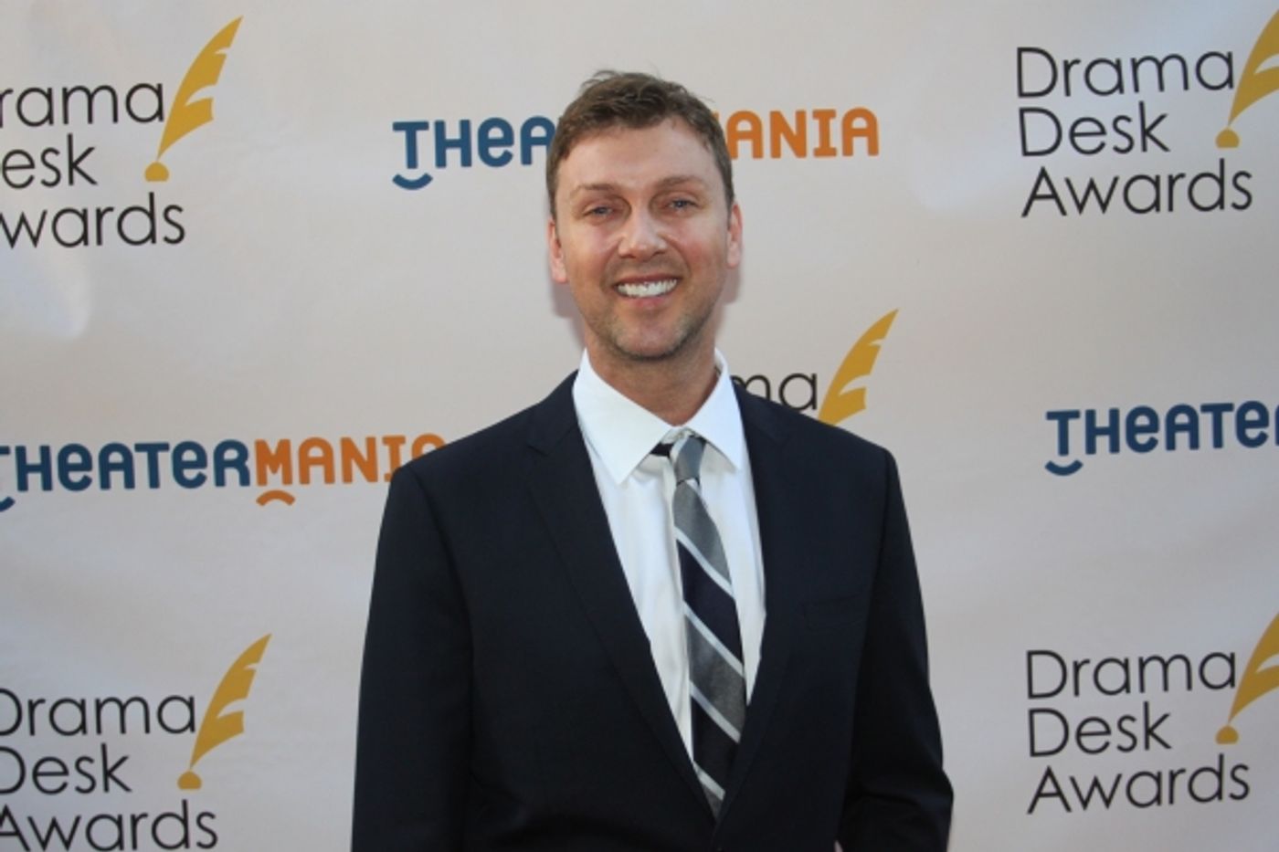 Photo Coverage: On the Red Carpet at the Drama Desk Awards- Part 2 Image