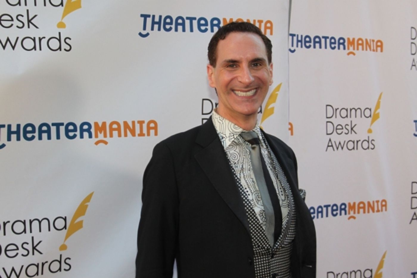 Photo Coverage: On the Red Carpet at the Drama Desk Awards- Part 2 Image