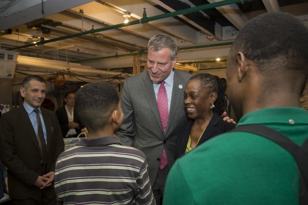 Mayor Bill de Blasio and First Lady Chirlane McCray greet the cast of Broadway''s A R Photo