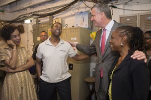 Mayor Bill de Blasio and First Lady Chirlane McCray greet the cast of Broadway''s A R Photo