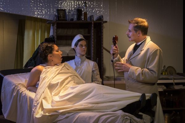 Lia Seltzer as Sabrina Daldry, Vanessa Strickland as Annie, and Reiner Prochaska as D Photo