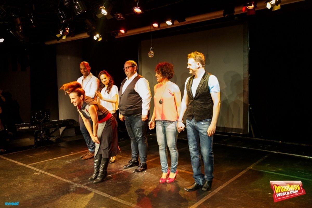 Merce Grane, saluda con la compania at 