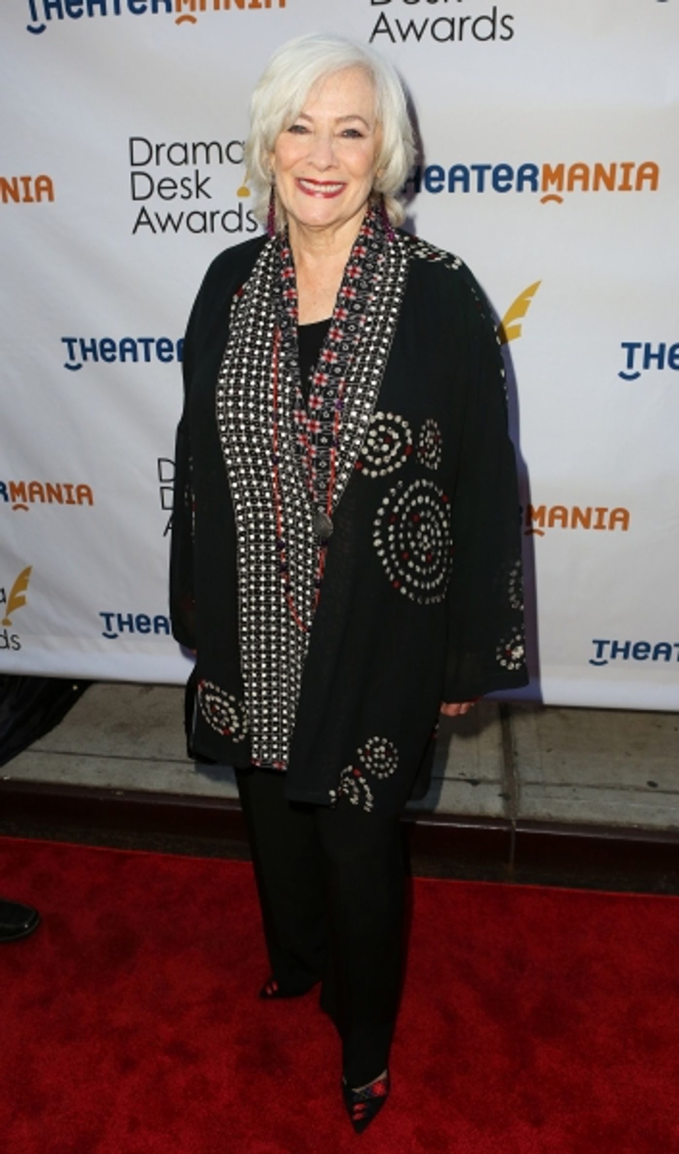 Photo Coverage: Red Carpet Fashions at the Drama Desk Awards!  Image