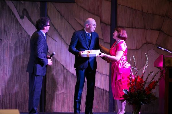 Oh! Artistic Director Enrique CarreÃƒÆ’Ã‚Â³n-Robledo with gala honoree Petros… Photo