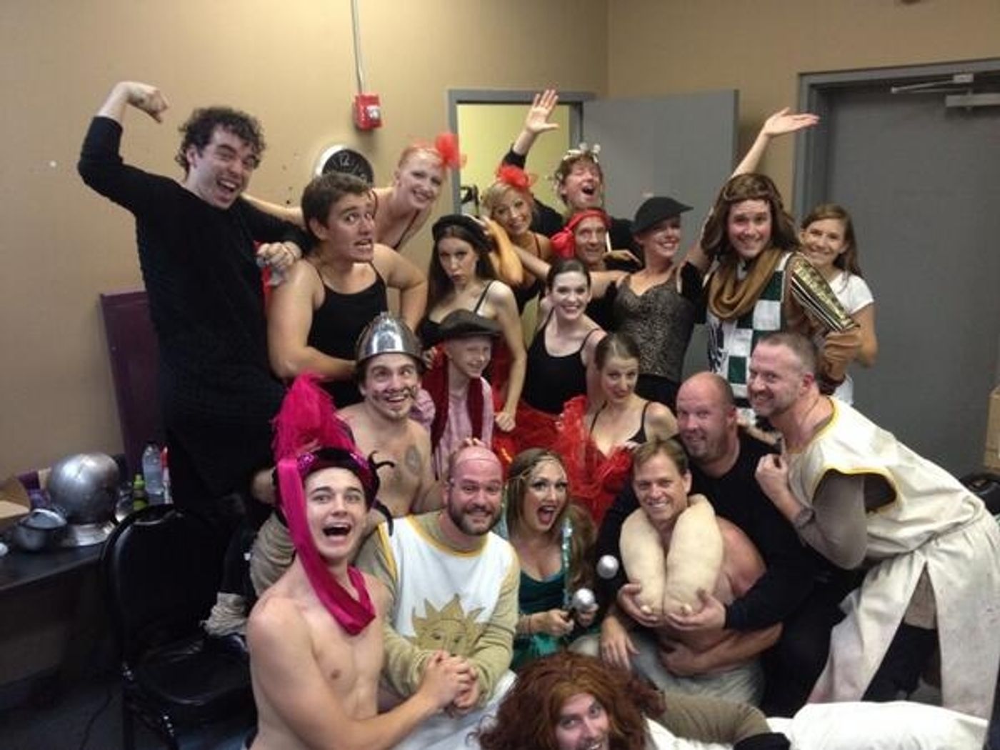 Photo Flash: Saturday Intermission Pics, 6/7 - Part 2 - Tonys Fever Spreads!  Image