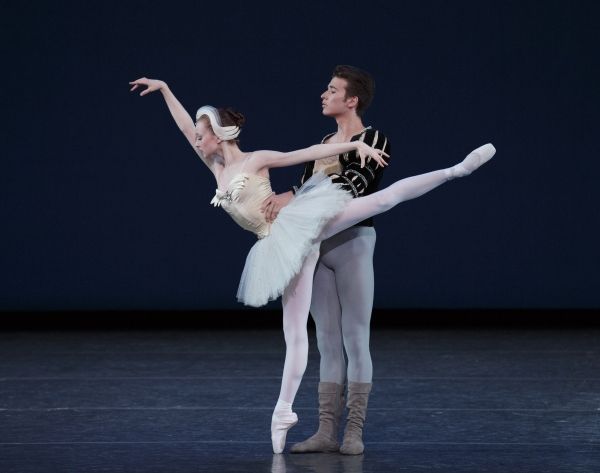 Alston Macgill as Odette and Joshua Shutkind as Prince Siegfried in Swan Lake Photo