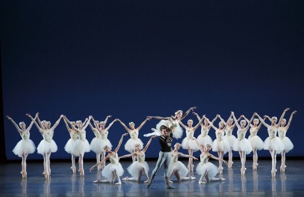 Alston Macgill as Odette and Joshua Shutkind as Prince Siegfried in Swan Lake Photo
