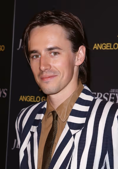 Reeve Carney  Photo
