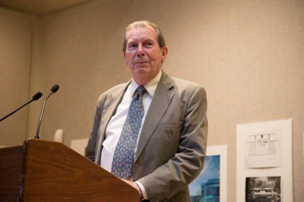 Richard Easton accepting the Shakespeare Medal  Photo