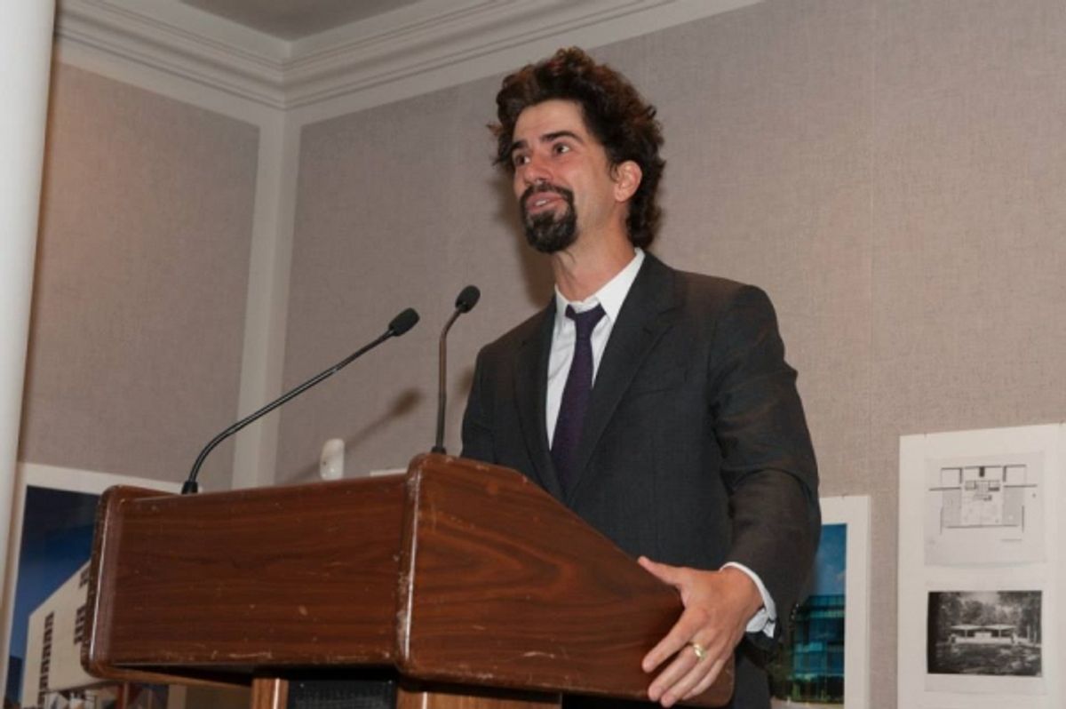Hamish Linklater accepting The Linda Gross Playing Shakespeare Award  at 