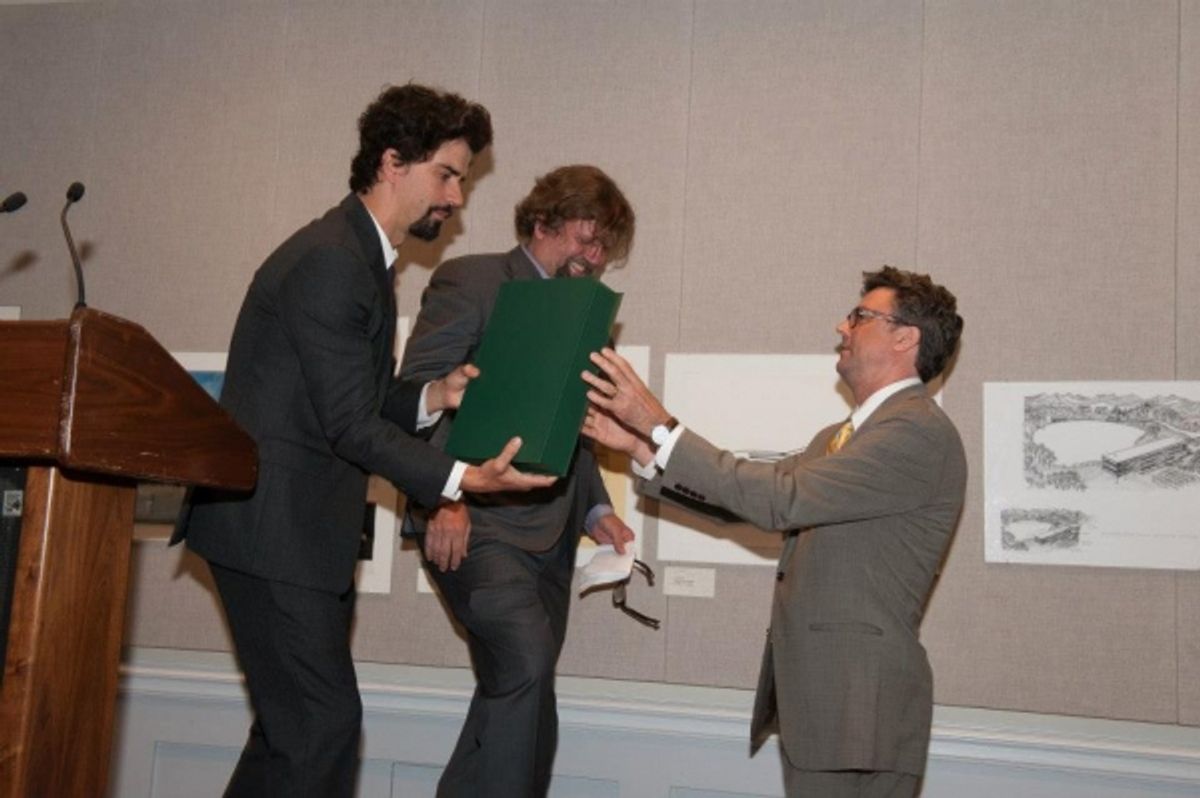 Oskar Eustis - Artistic Director of the Public Theater gives The Linda Gross Playing Shakespeare Award to Hamish Linklater at 