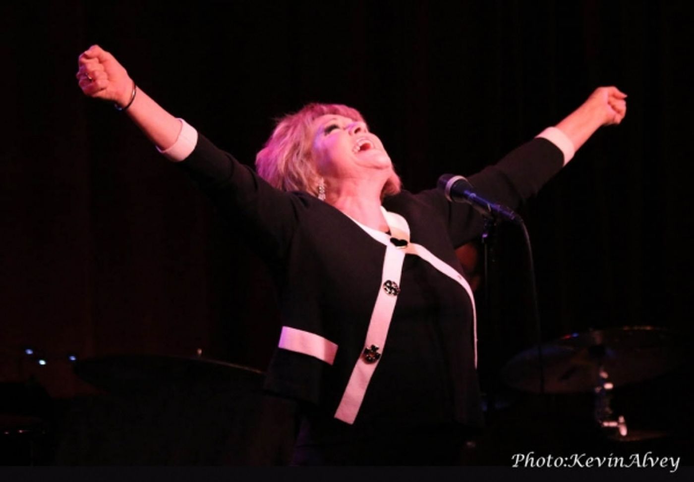 Photo Flash: Lorna Luft Plays Birdland  Image