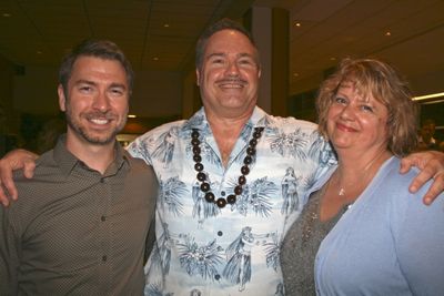 R. Glen Michell (Cpt. Brackett, center) with guests Photo
