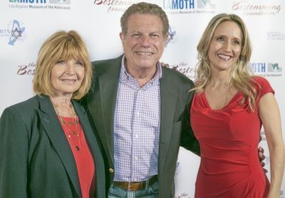 Cyona Burstyn, Mike Burstyn and Sharon Farber Blatt at  An International Evening of M Photo