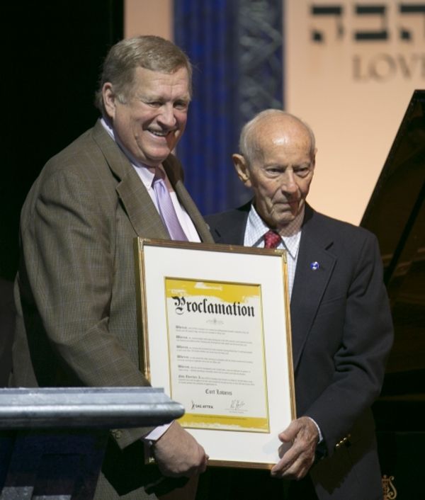 Ken Howard, President of SAG-AFTRA presents a proclamation on  behalf of SAG-AFTRA to Photo