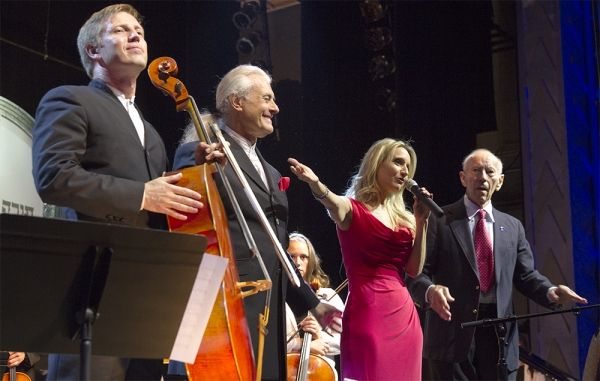 Ruslan Biryukov, Frank Fetta, Sharon Farber and Curt Lowens  at An International Even Photo