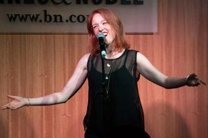 Jessica Keenan Wynn Photo