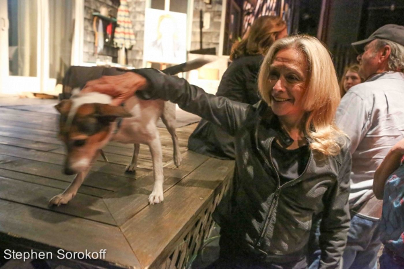 Photo Coverage: Steve Bakunas Paints Linda Lavin in  PORTRAIT OF AN ARTIST  Image