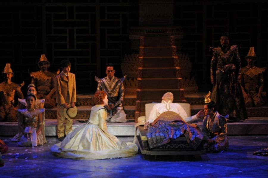 Photo Flash: First Look at Théâtre du Châtelet's THE KING AND I Image