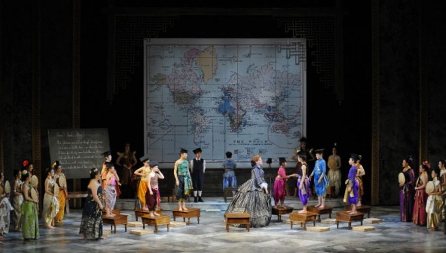 Photo Flash: First Look at Théâtre du Châtelet's THE KING AND I Image