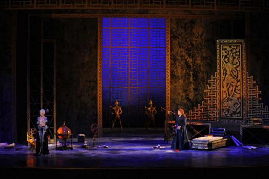Photo Flash: First Look at Théâtre du Châtelet's THE KING AND I Image
