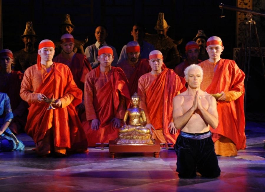 Photo Flash: First Look at Théâtre du Châtelet's THE KING AND I Image