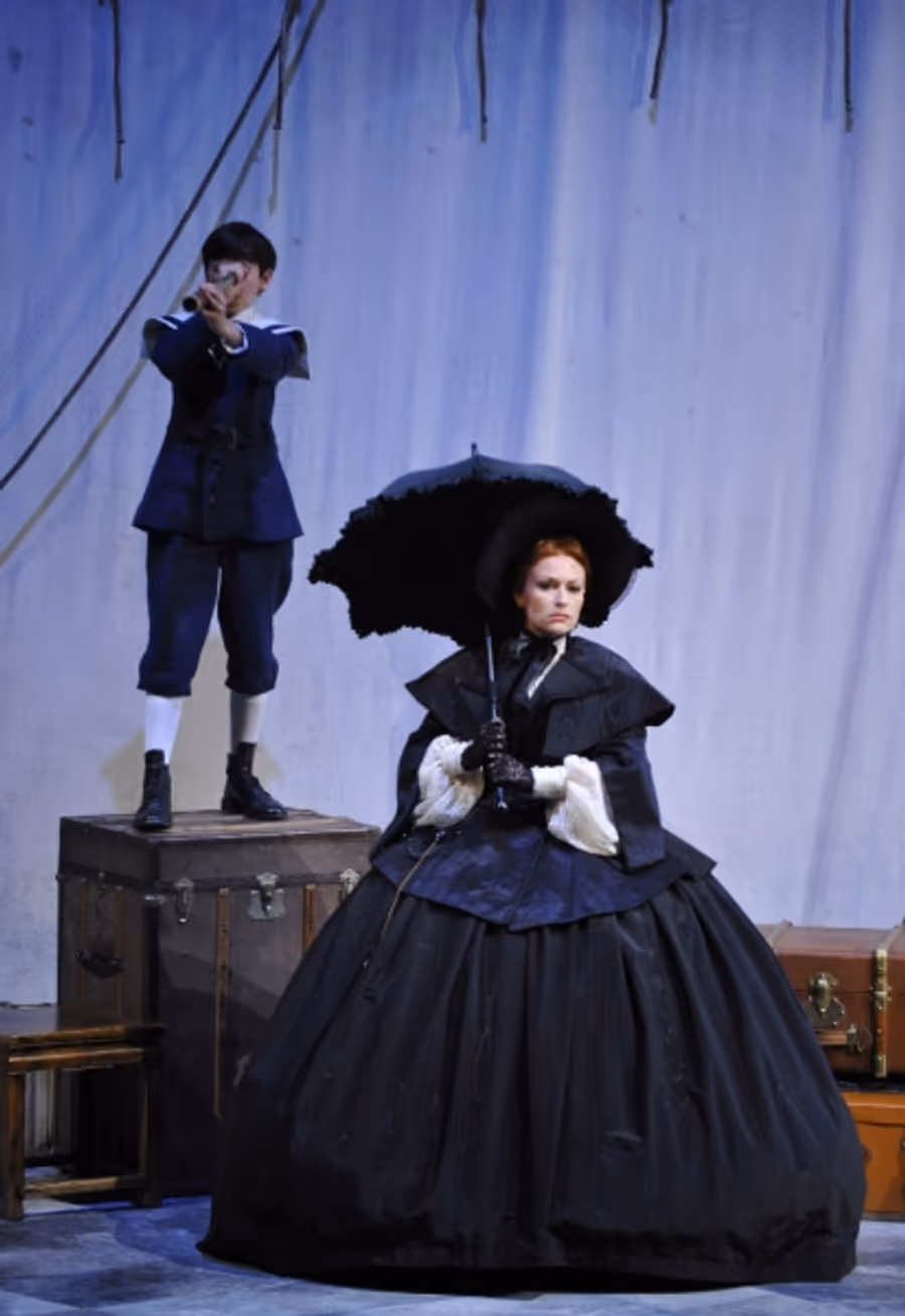 Photo Flash: First Look at Théâtre du Châtelet's THE KING AND I Image