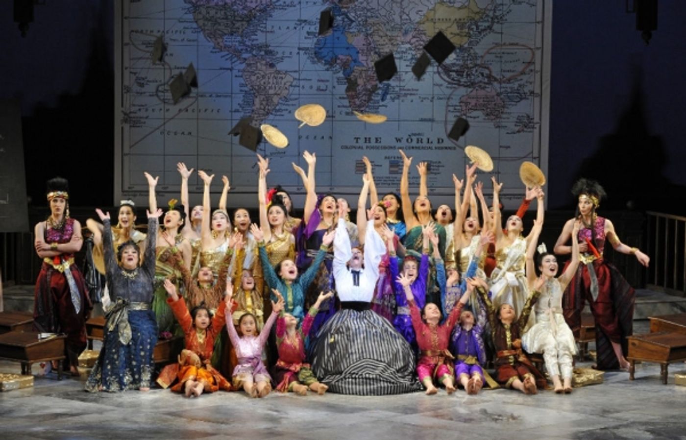Photo Flash: First Look at Théâtre du Châtelet's THE KING AND I Photo Flash: First Look at Théâtre du Châtelet's THE KING AND I Image