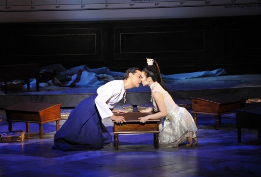 Photo Flash: First Look at Théâtre du Châtelet's THE KING AND I Image