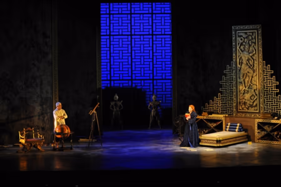 Photo Flash: First Look at Théâtre du Châtelet's THE KING AND I Image