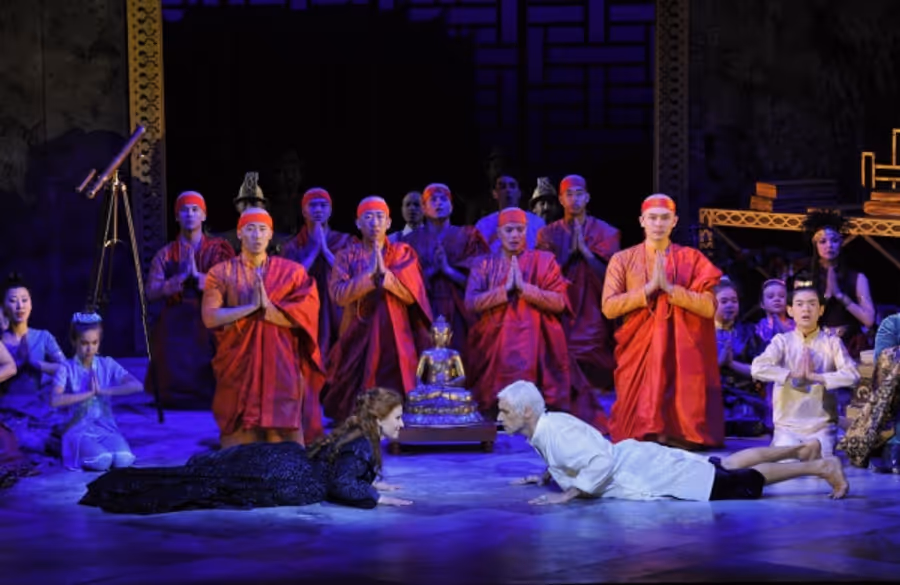Photo Flash: First Look at Théâtre du Châtelet's THE KING AND I Image