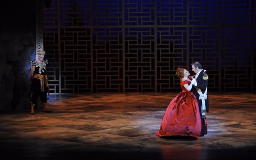 Photo Flash: First Look at Théâtre du Châtelet's THE KING AND I Image