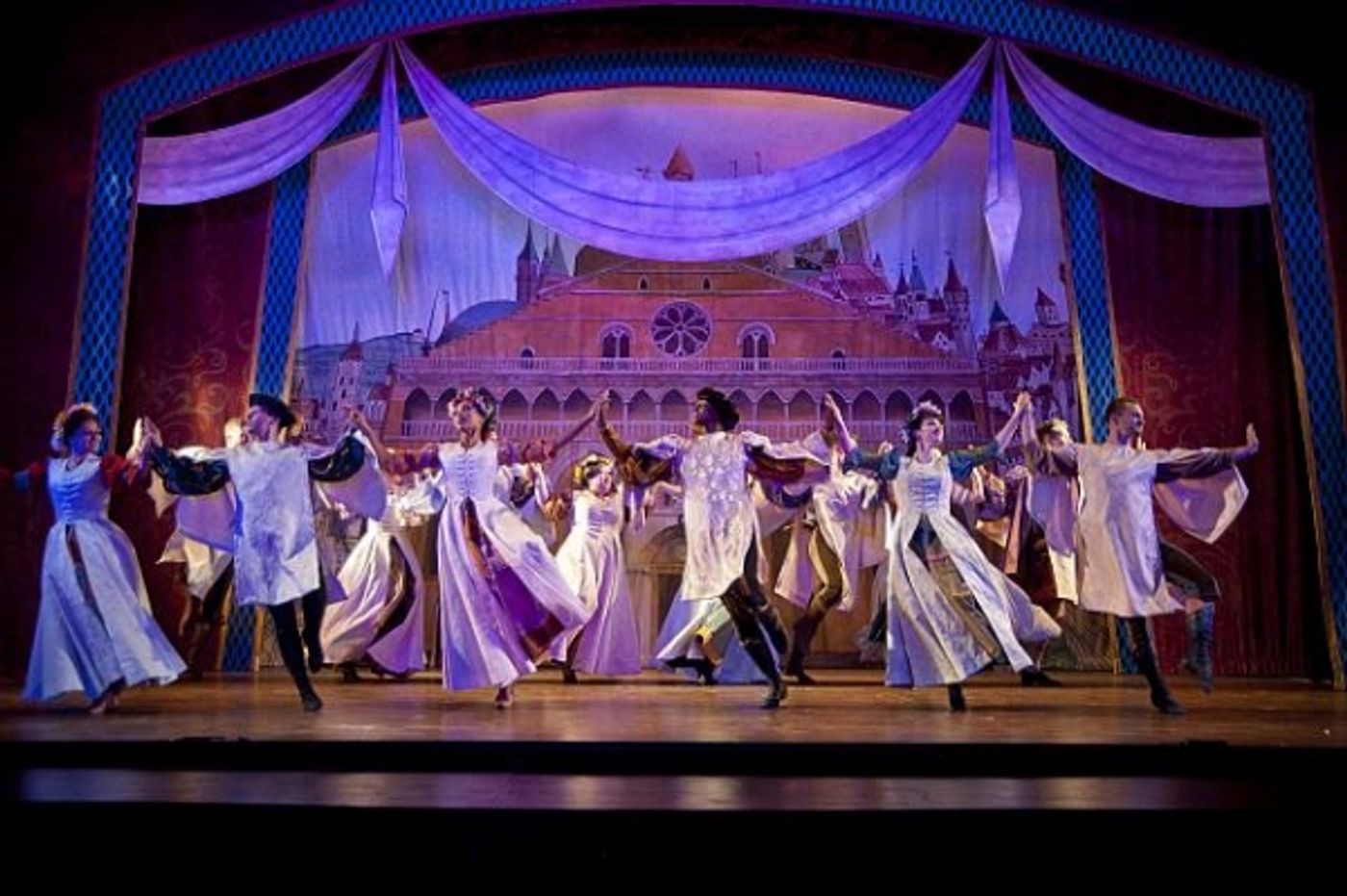 Photo Flash: First Look at Elizabeth Stanley, Paul Anthony Stewart & More in Barrington Stage Company's KISS ME KATE  Image